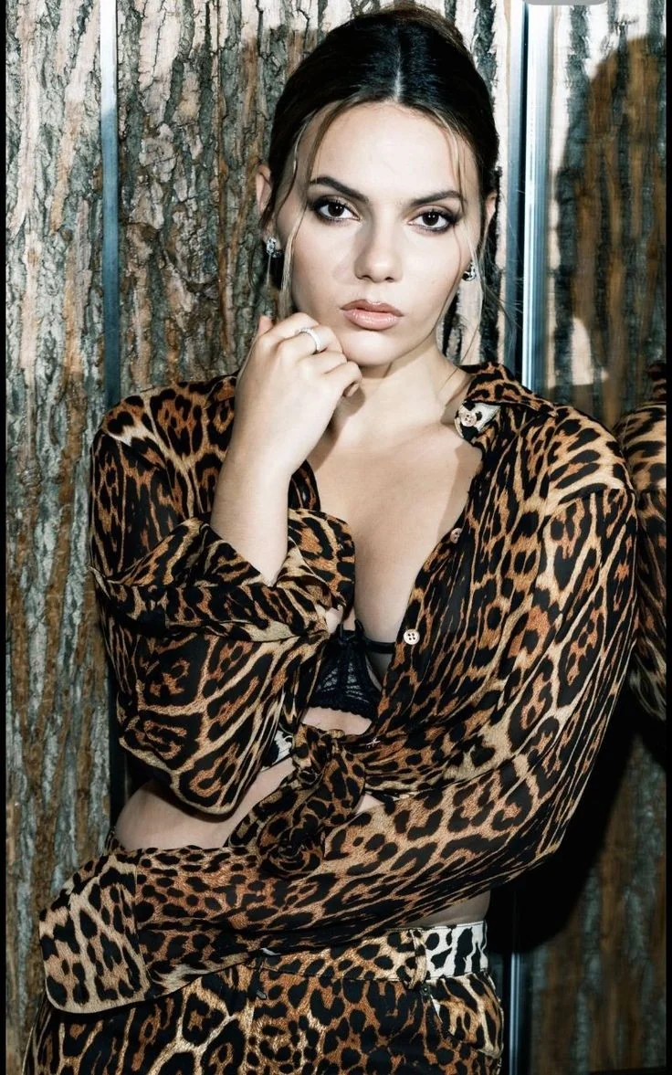 Is anyone else Keen on Dafne? picture 13 of 15