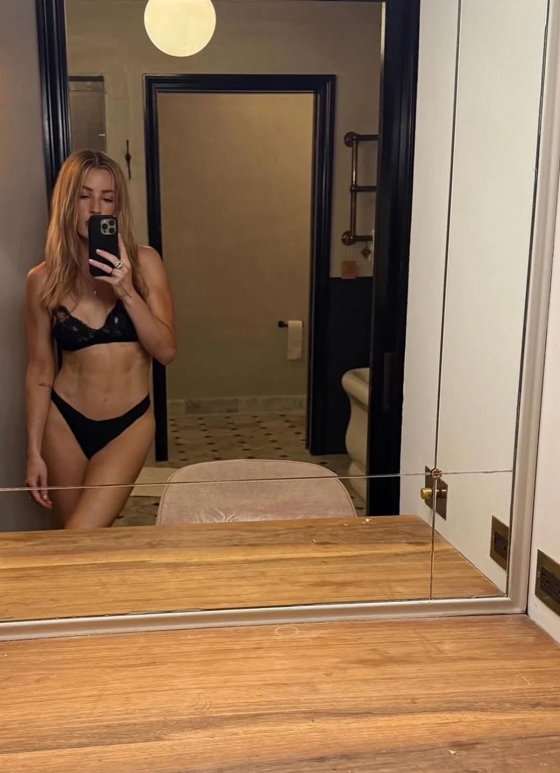 Ellie Goulding picture 3 of 4