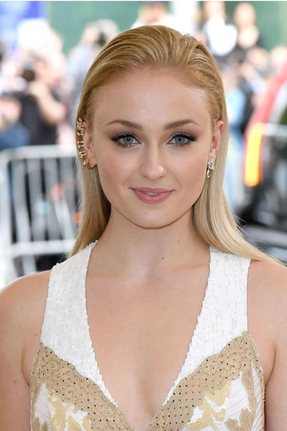Sophie Turner picture 2 of 20