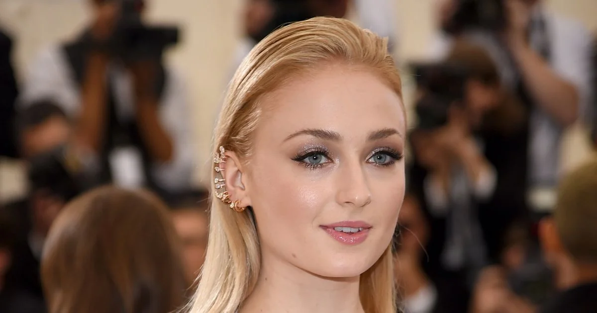 Sophie Turner picture 4 of 20