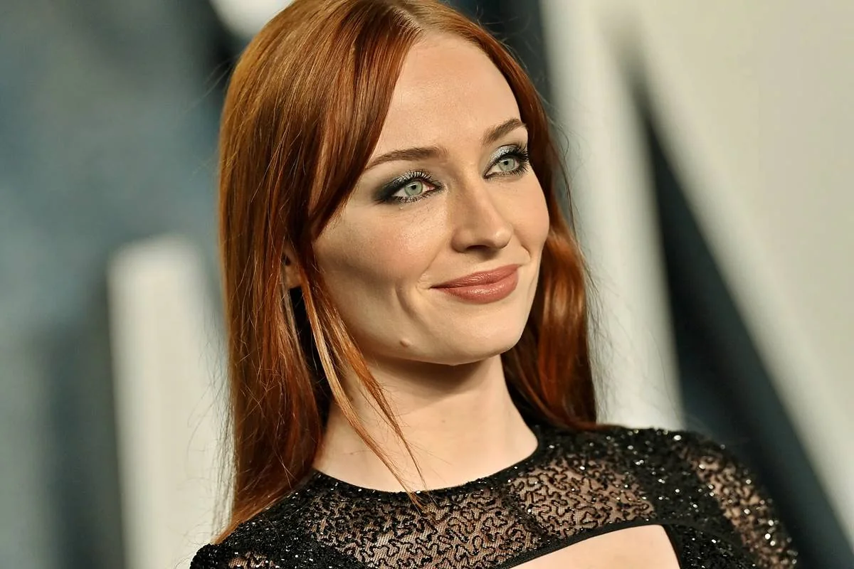 Sophie Turner picture 8 of 20