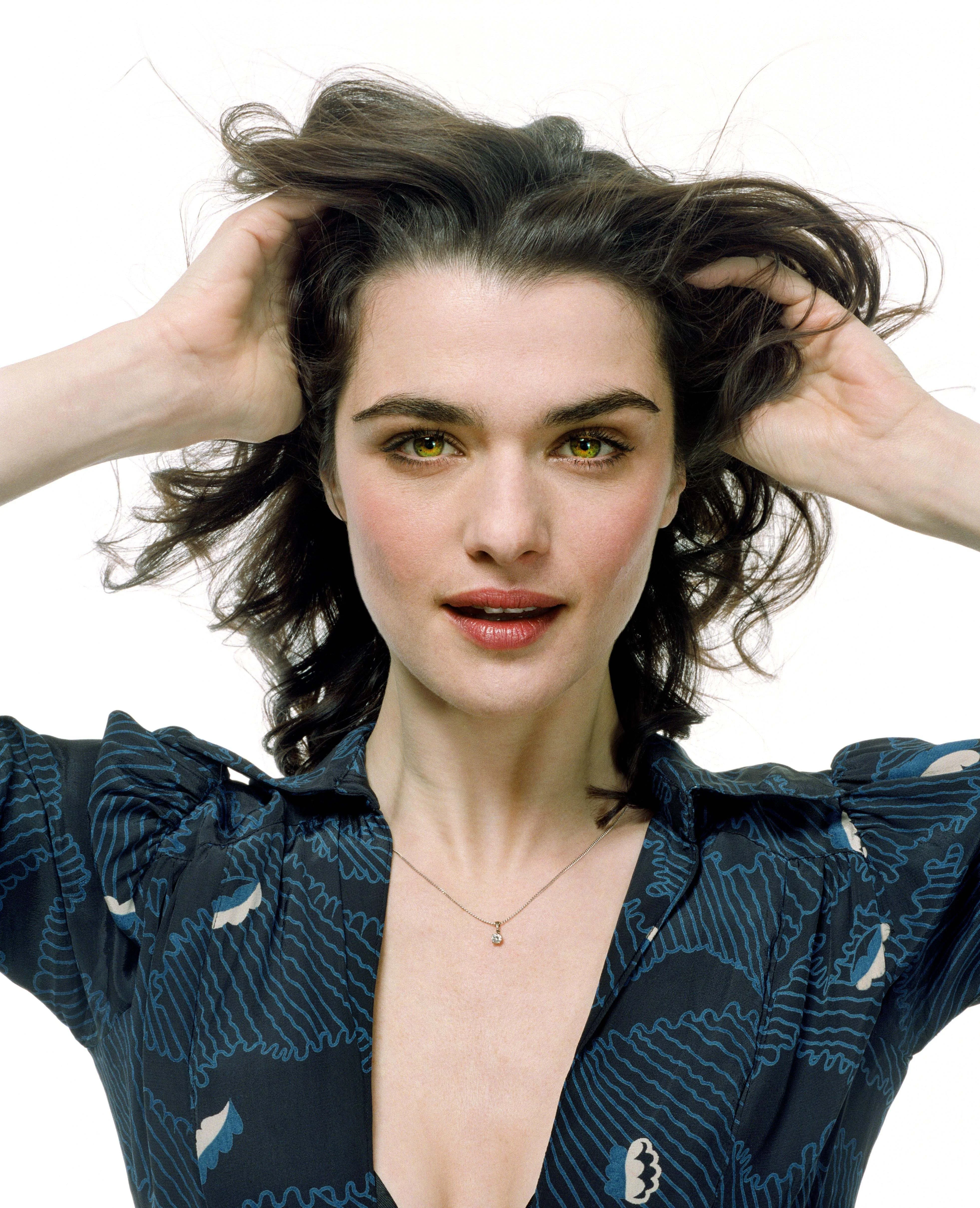 Rachel Weisz is awfully nice picture 3 of 15