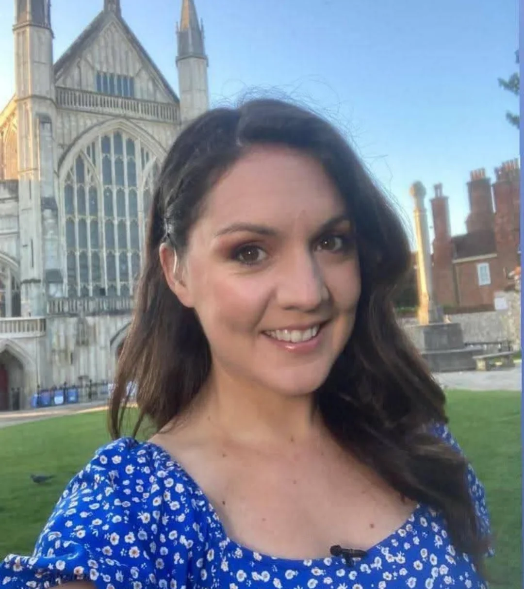 Laura Tobin picture 1 of 1