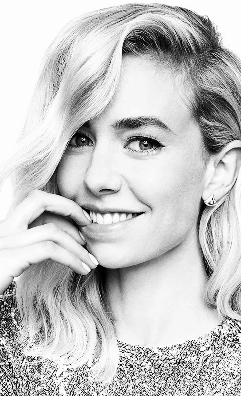 Vanessa Kirby... picture 1 of 1