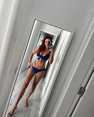Una Healy'
