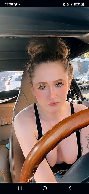 Janet Devlin'