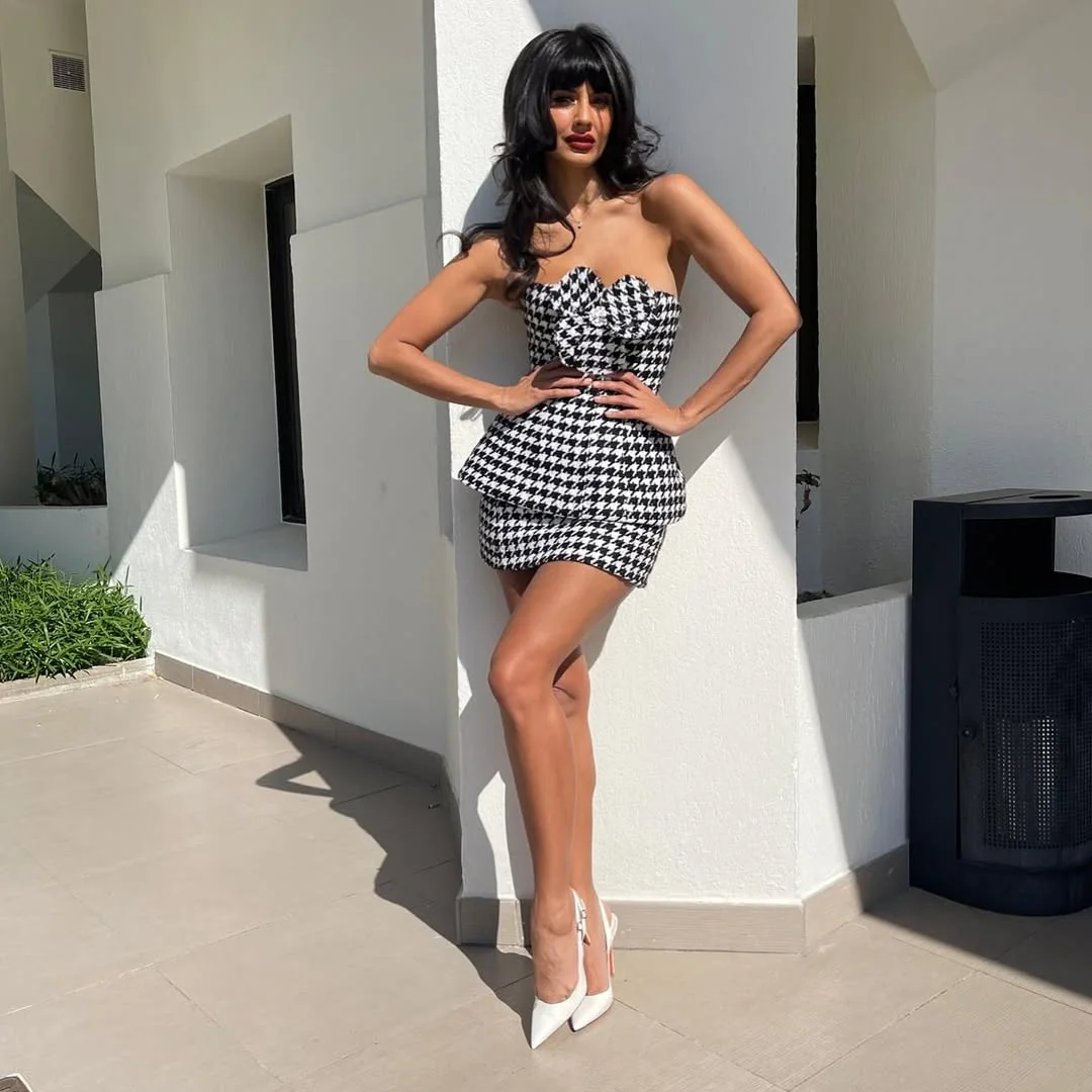 Jameela Jamil picture 1 of 2
