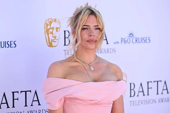 Billie Piper picture 2 of 2