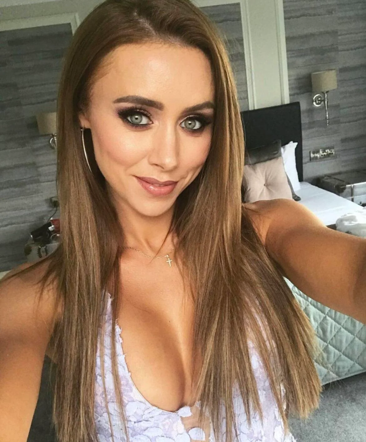 Una Healy picture 14 of 20
