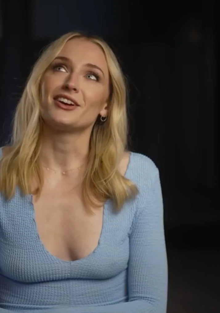Sophie Turner picture 1 of 3