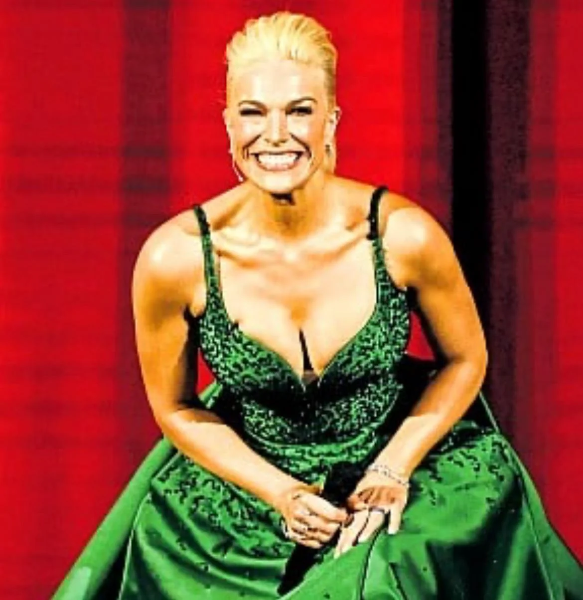 Hannah Waddingham picture 1 of 1