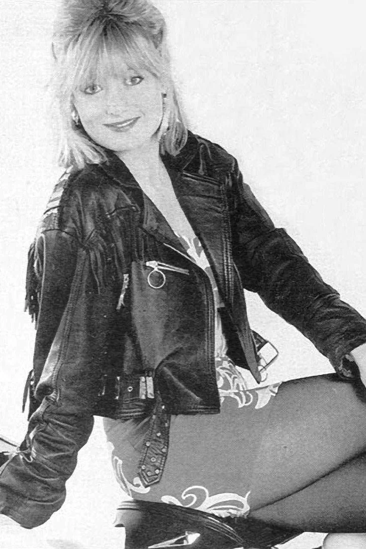 Gaby Roslin picture 2 of 4