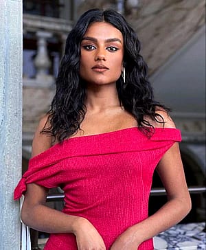 Simone Ashley'