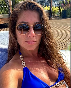 Nikki Sanderson'