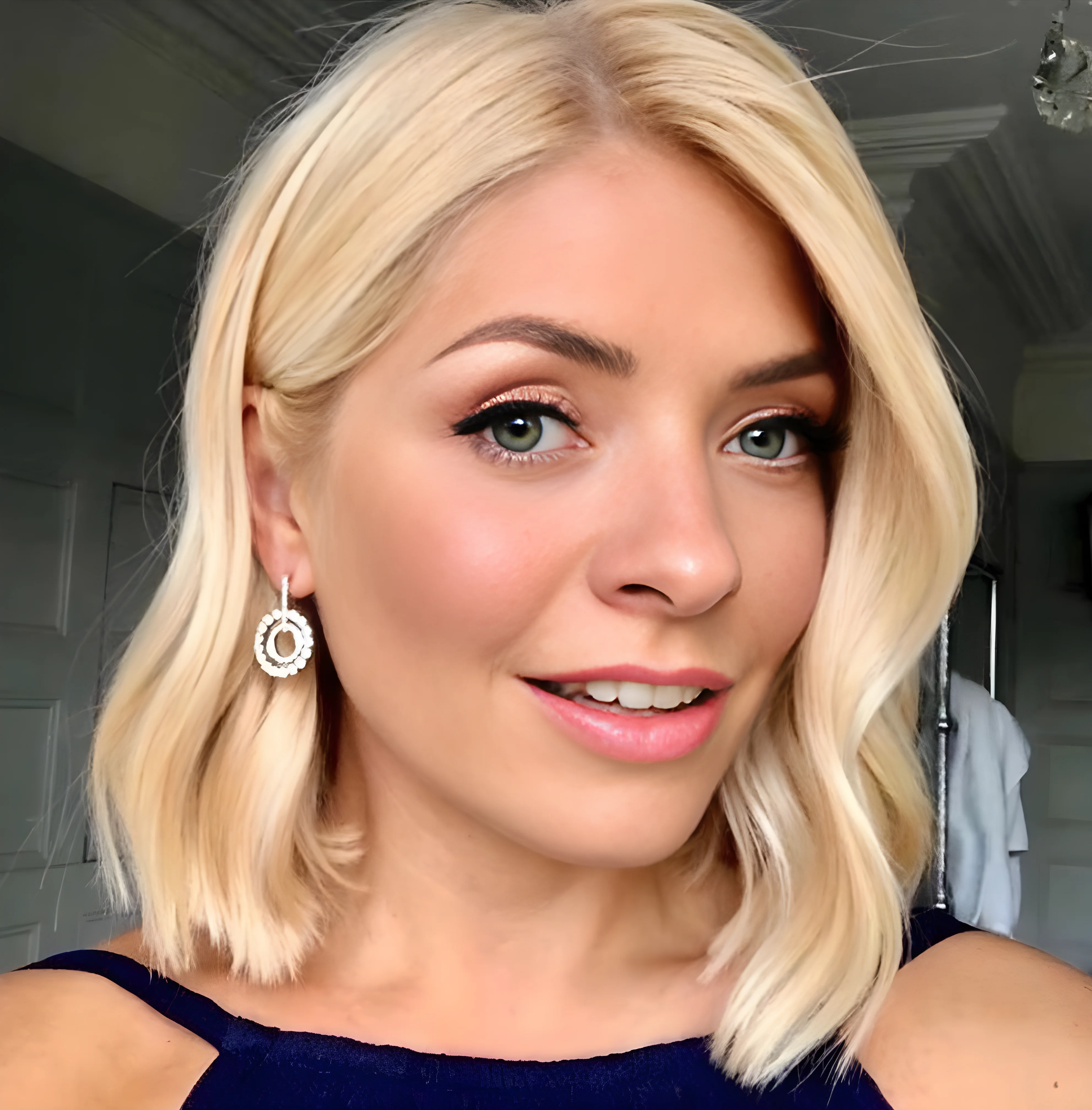 Holly Willoughby picture 1 of 1