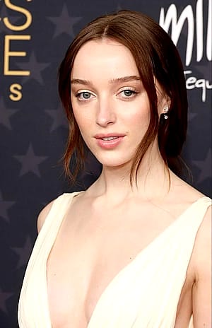 Phoebe Dynevor'