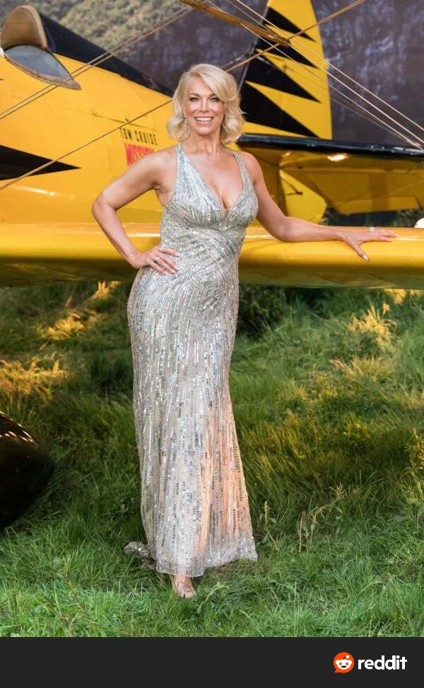 Hannah Waddingham picture 1 of 2