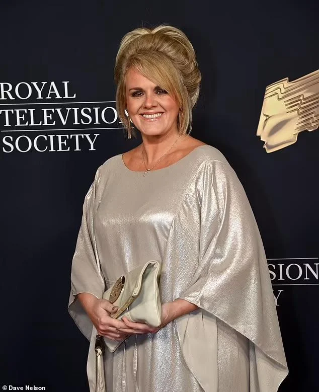 Sally Lindsay picture 3 of 7