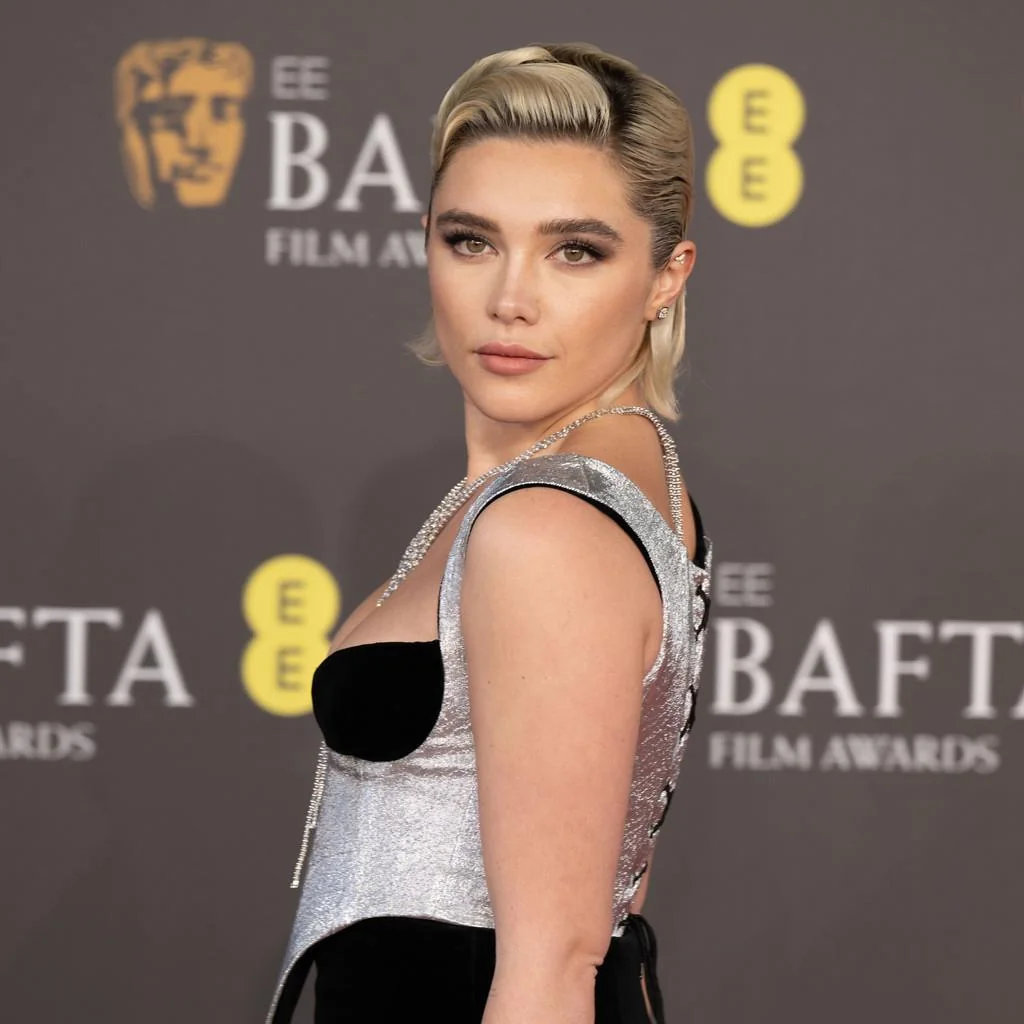 Florence Pugh picture 2 of 4
