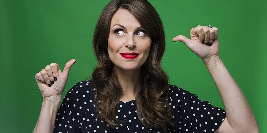 Ellie Taylor picture 2 of 4