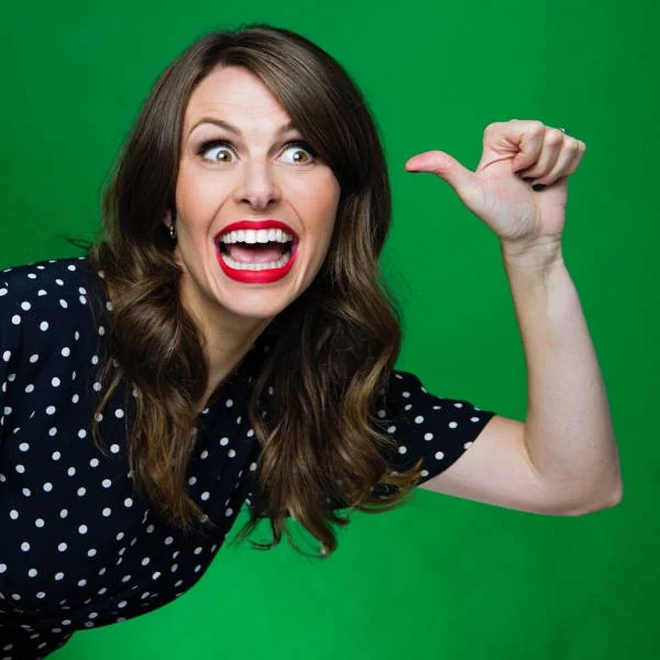 Ellie Taylor picture 3 of 4