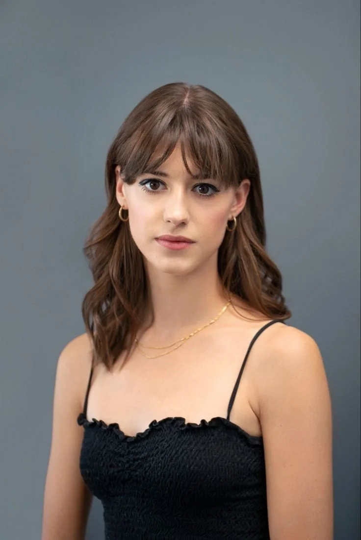 Daisy Edgar Jones picture 1 of 6