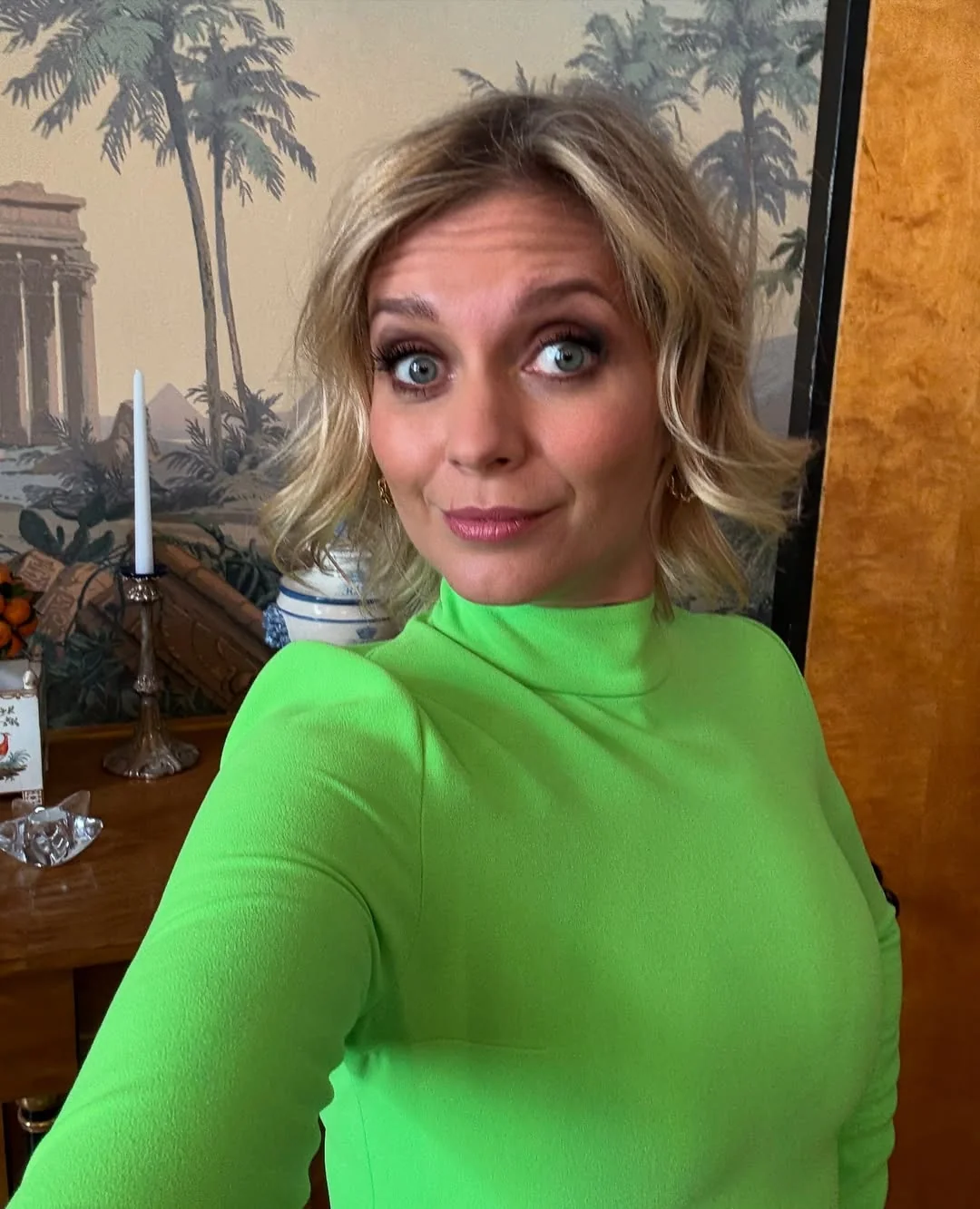 Rachel Riley picture 8 of 9