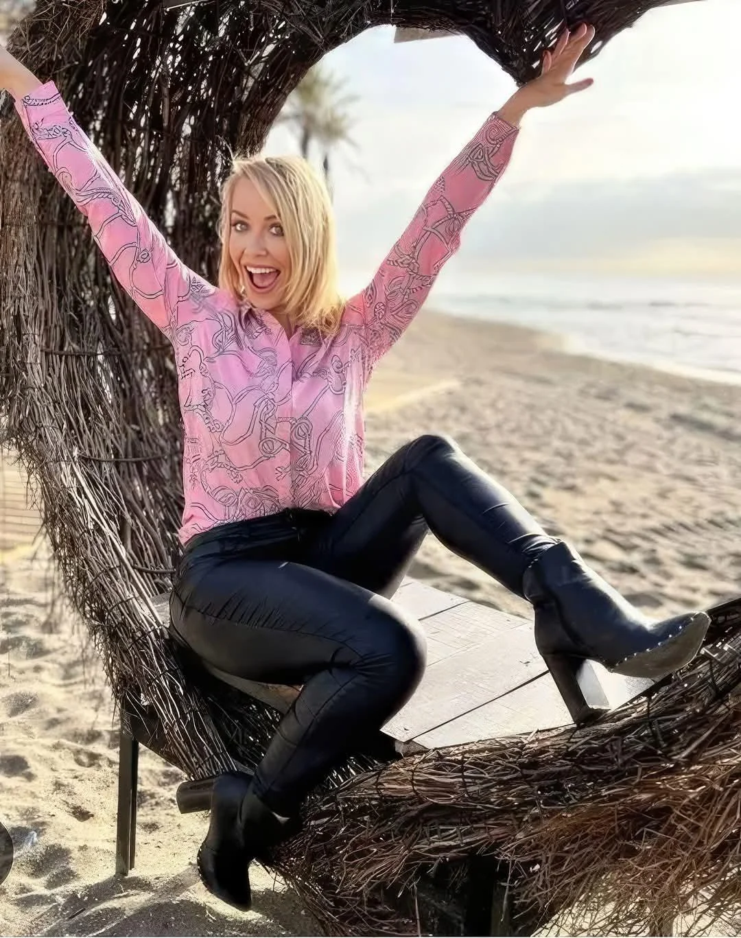 Laura Hamilton picture 1 of 1