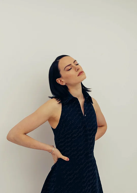 Daisy Ridley picture 2 of 2