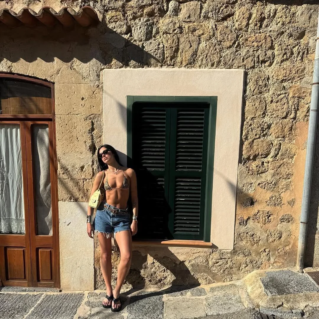 Dua Lipa picture 7 of 10