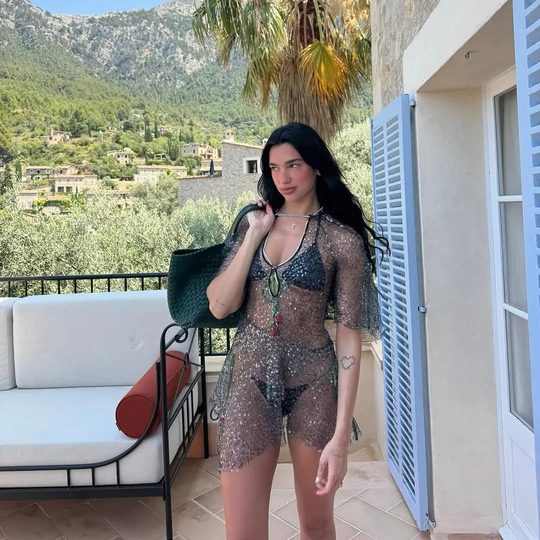 Dua Lipa picture 10 of 10