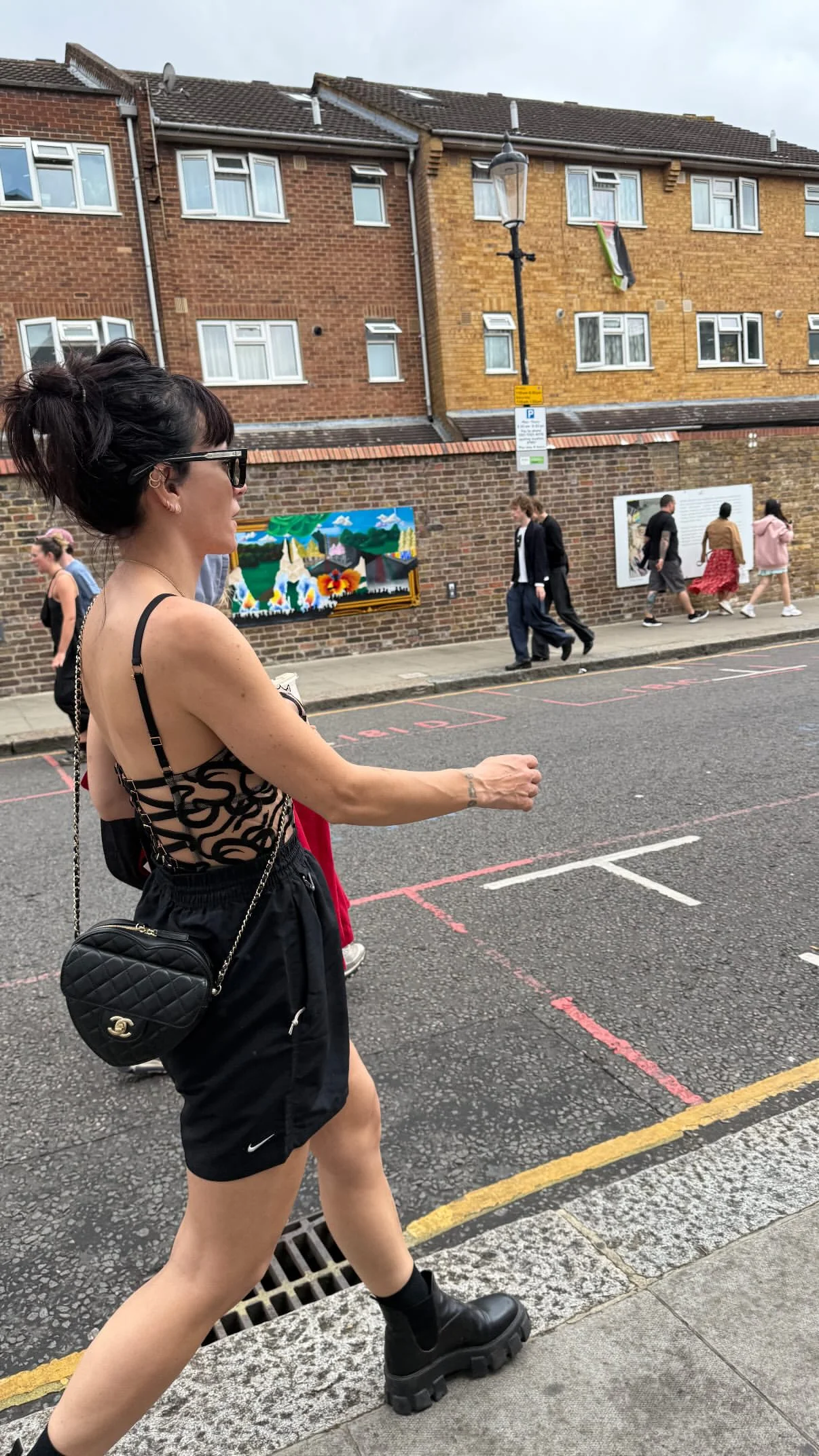 Lily Allen picture 2 of 8