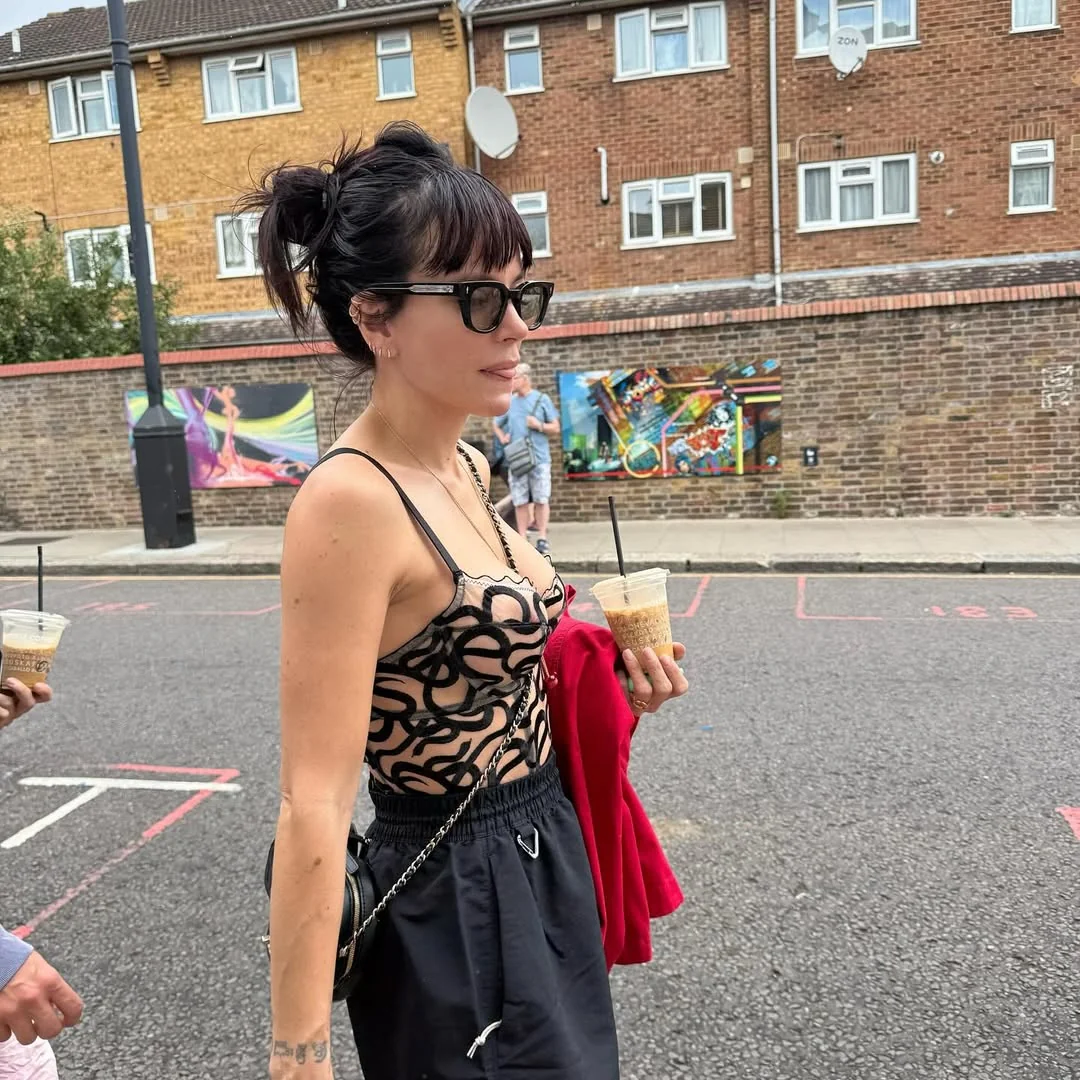 Lily Allen picture 6 of 8