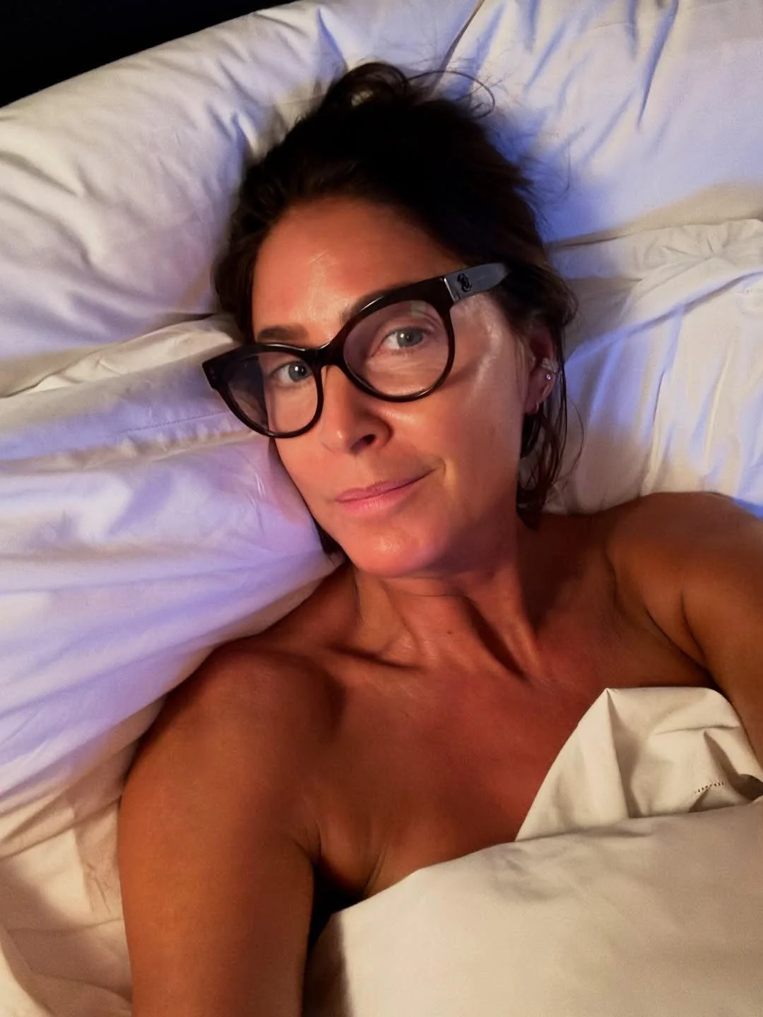 Lisa Snowdon picture 1 of 3