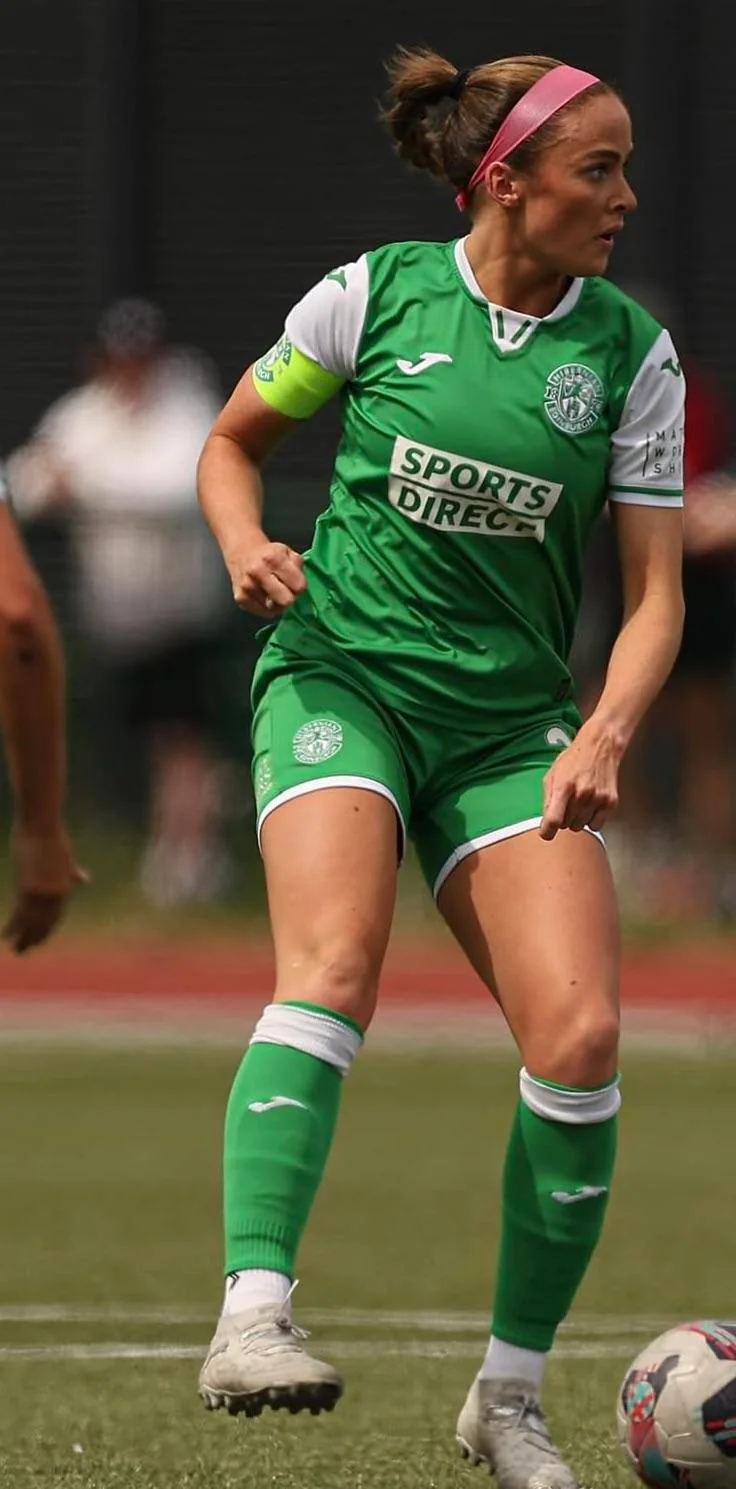 Kirsten Reilly picture 3 of 5