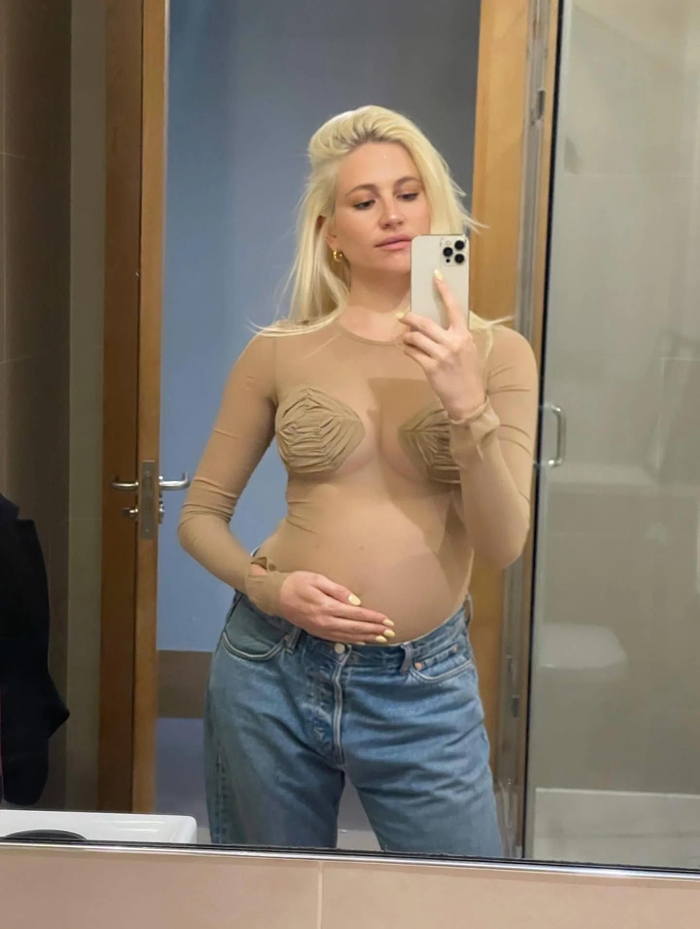 Pixie Lott picture 2 of 3