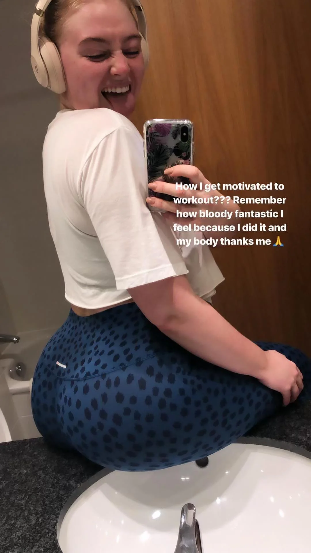Iskra Lawrence picture 4 of 10