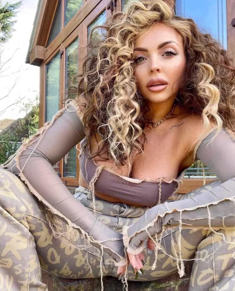 Jesy Nelson picture 3 of 17