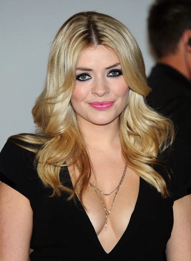 Holly Willoughby picture 1 of 3