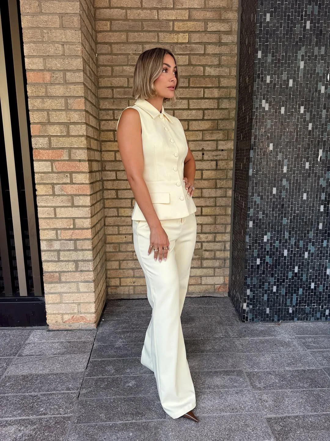 Frankie Bridge picture 1 of 2