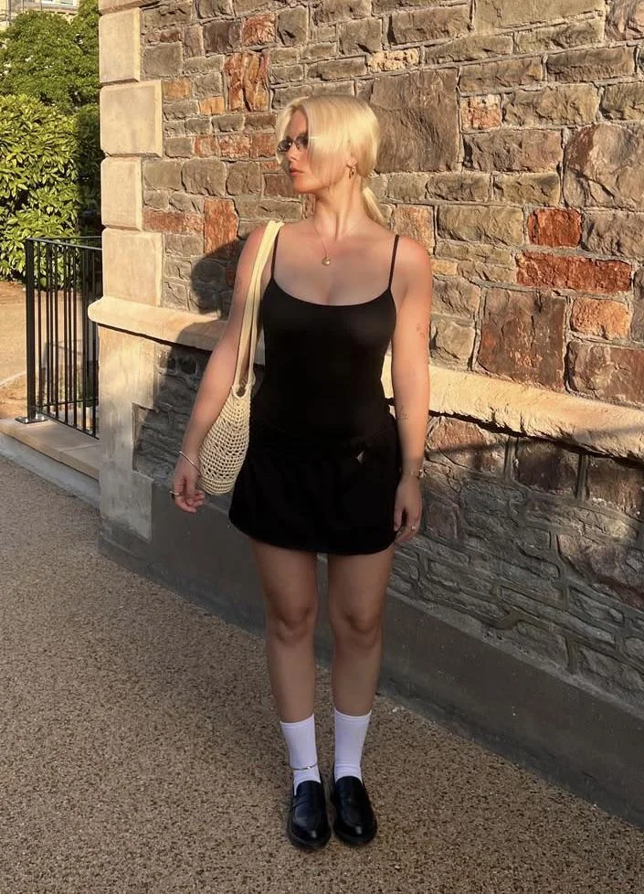 Millie Gibson picture 1 of 1