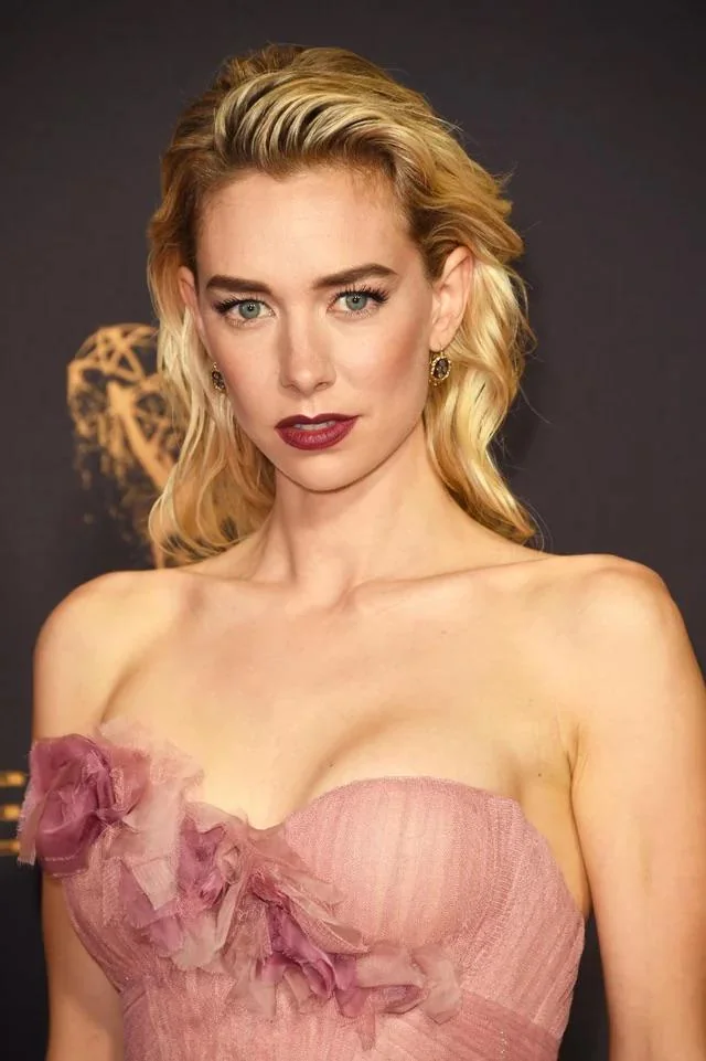 Vanessa Kirby picture 1 of 1