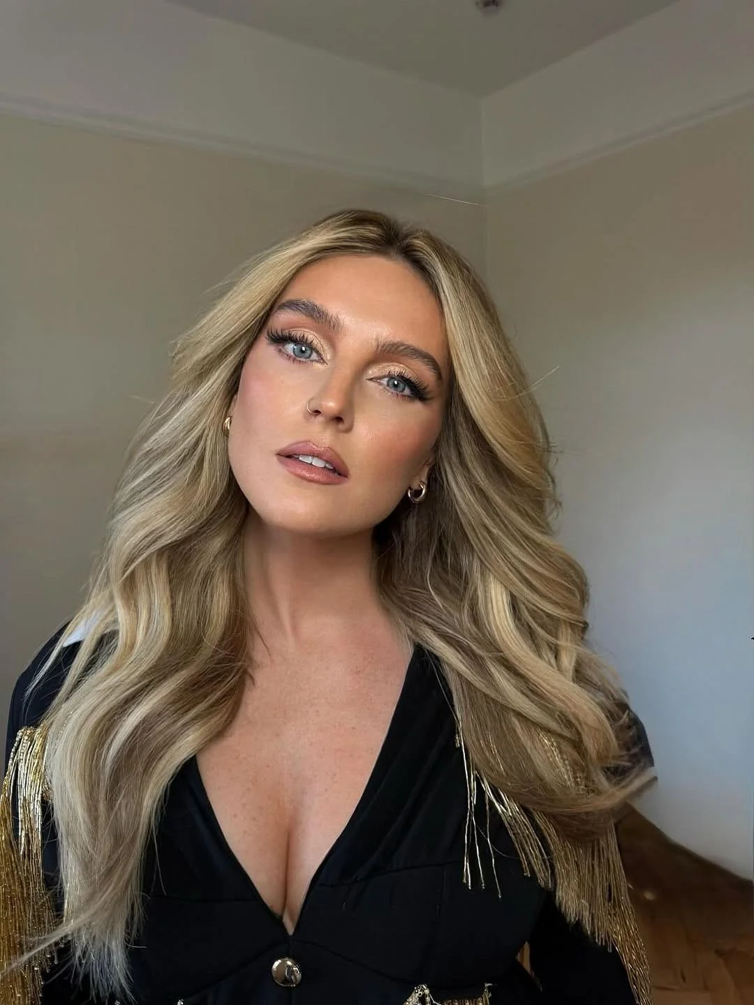 Perrie Edwards picture 1 of 2