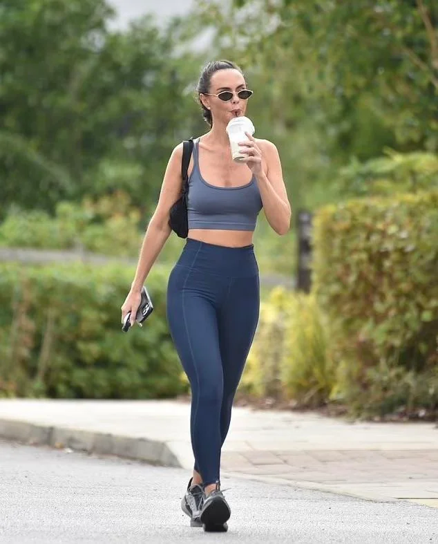 Jennifer Metcalfe picture 1 of 2