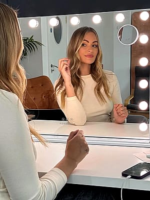 Laura Woods'