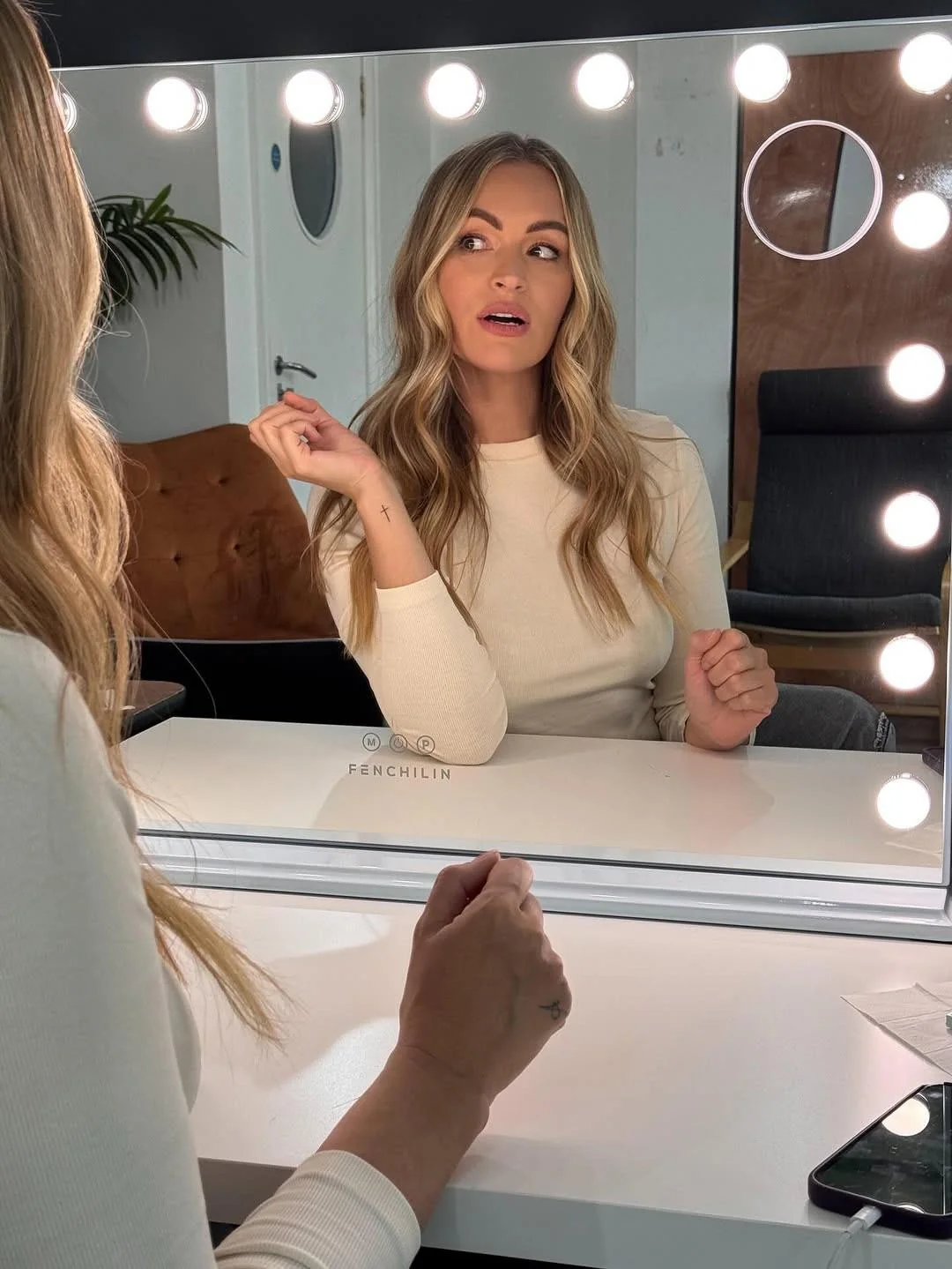 Laura Woods picture 3 of 5