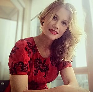 Rose Reynolds'