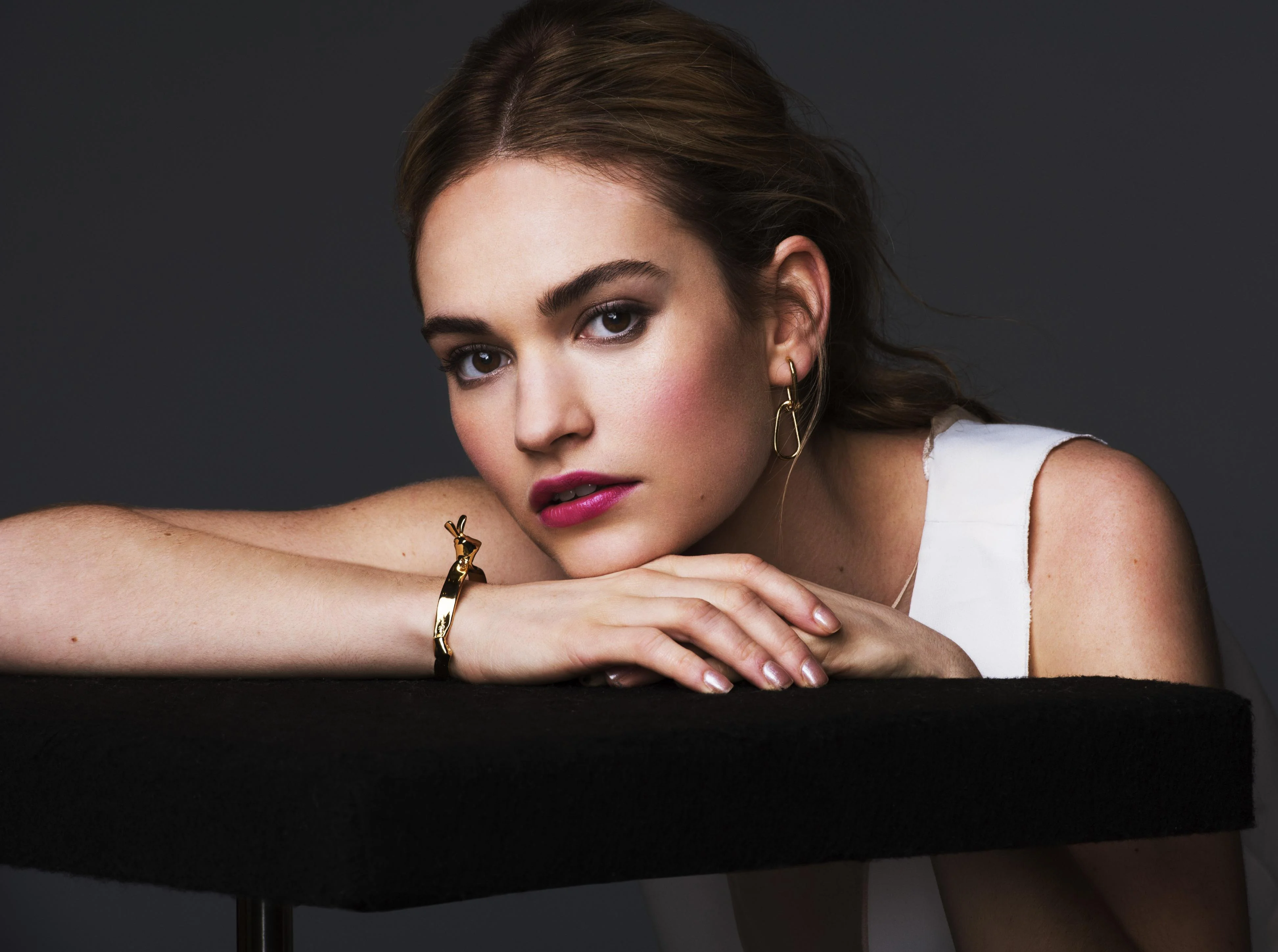 Lily James picture 1 of 1