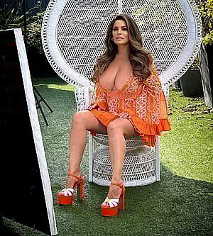 Kelly Brook'