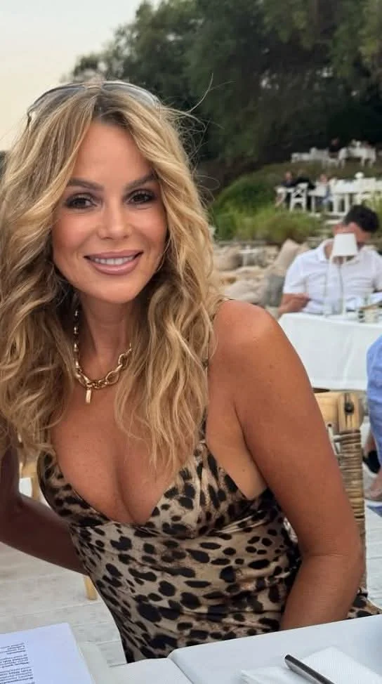 Amanda Holden picture 2 of 2